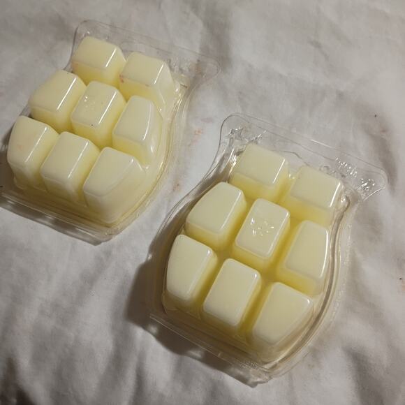 Scentsy Bar WHITEOUT 3.2 oz Authentic(Set of 2) scented wax- NEW - Picture 3 of 3